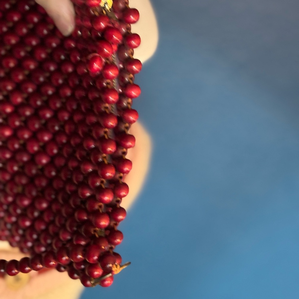 VINTAGE WALBORG bag, 60s/70s ruby red wooden bead clutch/hand bag JAPAN - Picture 10 of 16